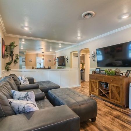 Italian Style In Old Town With Private Hot Tub Villa Fort Collins Bagian luar foto