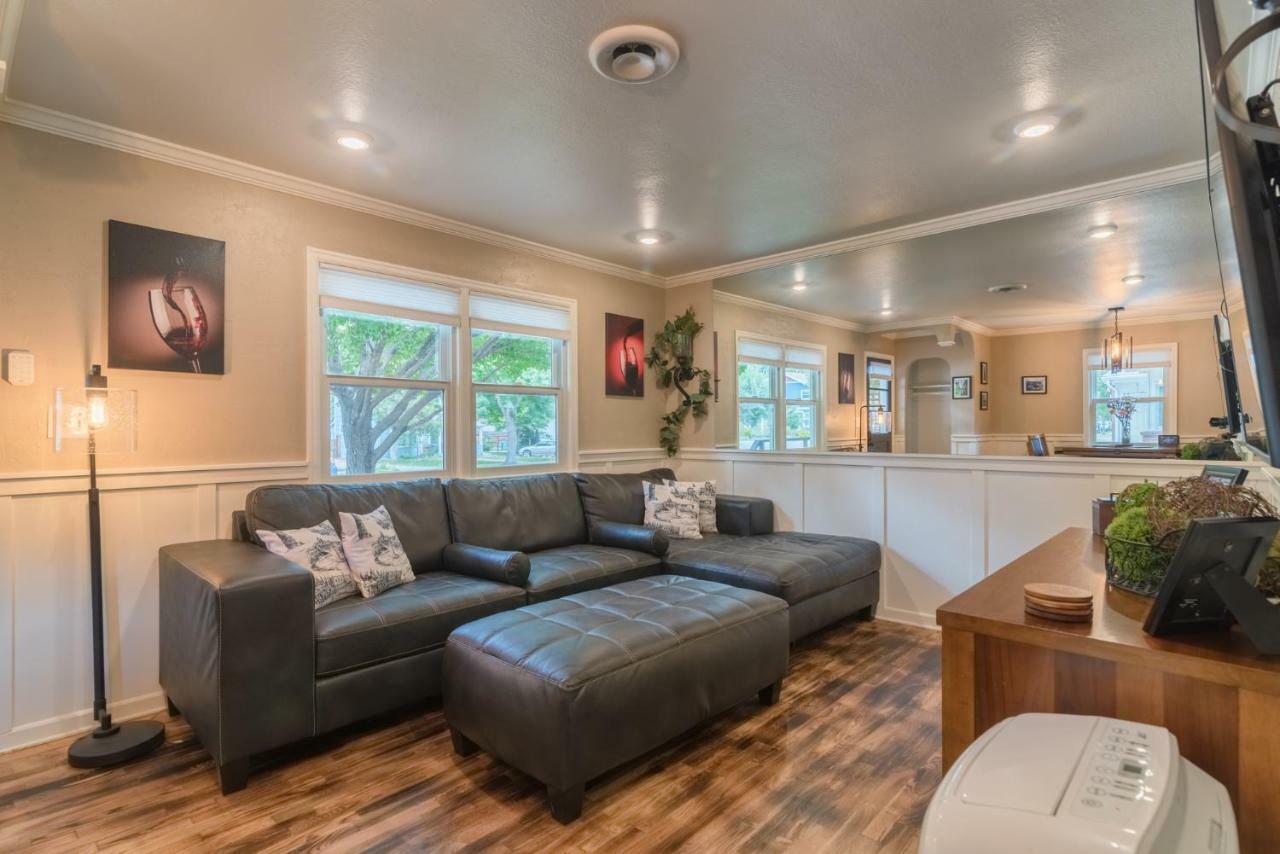 Italian Style In Old Town With Private Hot Tub Villa Fort Collins Bagian luar foto