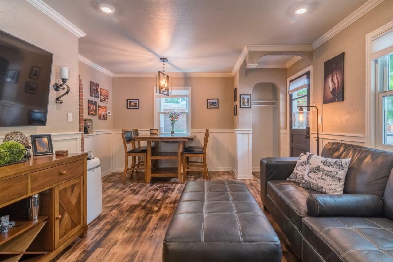 Italian Style In Old Town With Private Hot Tub Villa Fort Collins Bagian luar foto