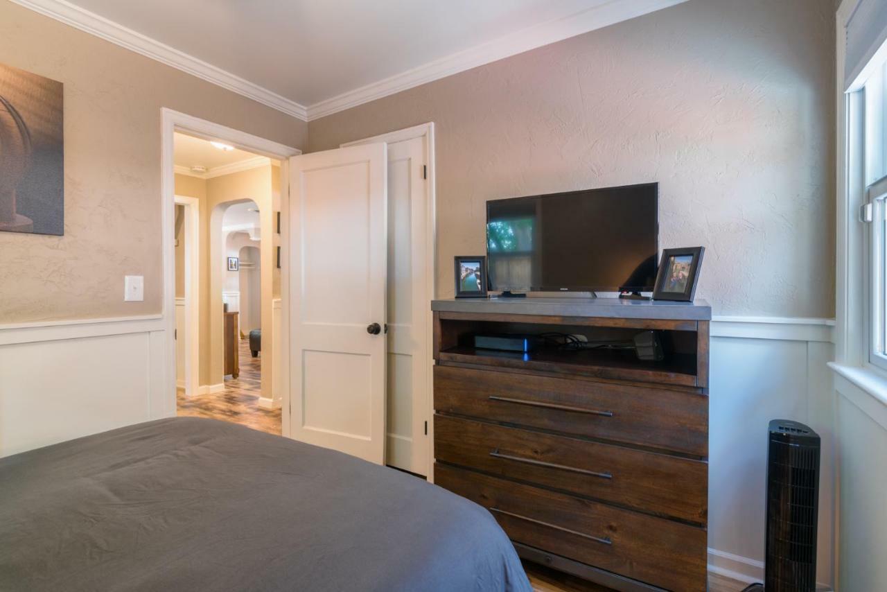 Italian Style In Old Town With Private Hot Tub Villa Fort Collins Bagian luar foto